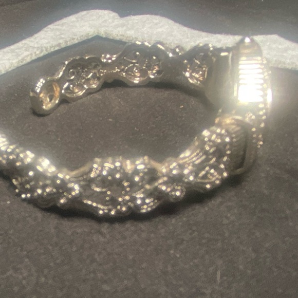 FASHIONABLE QUARTZ WATCH - Picture 7 of 8